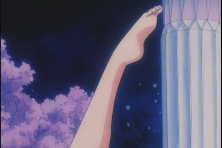 Is this normal? Do people stick their legs up in the bath like theyre a flamingos neck?