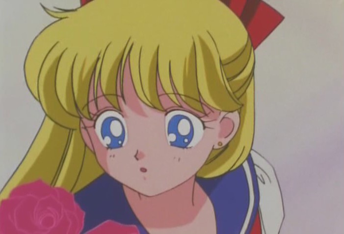 Minako gets flowers from Artemis
