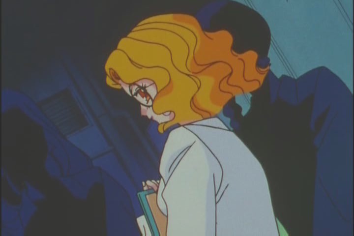 LOOK. Look how SNEAKY she is. She's like every female school bully on TV