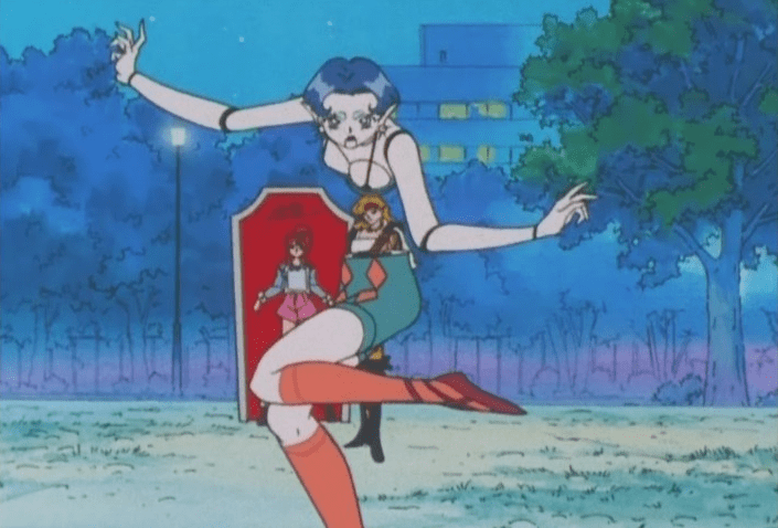 I love this shot, seeing Tigers-Eye shout orders through her stomach